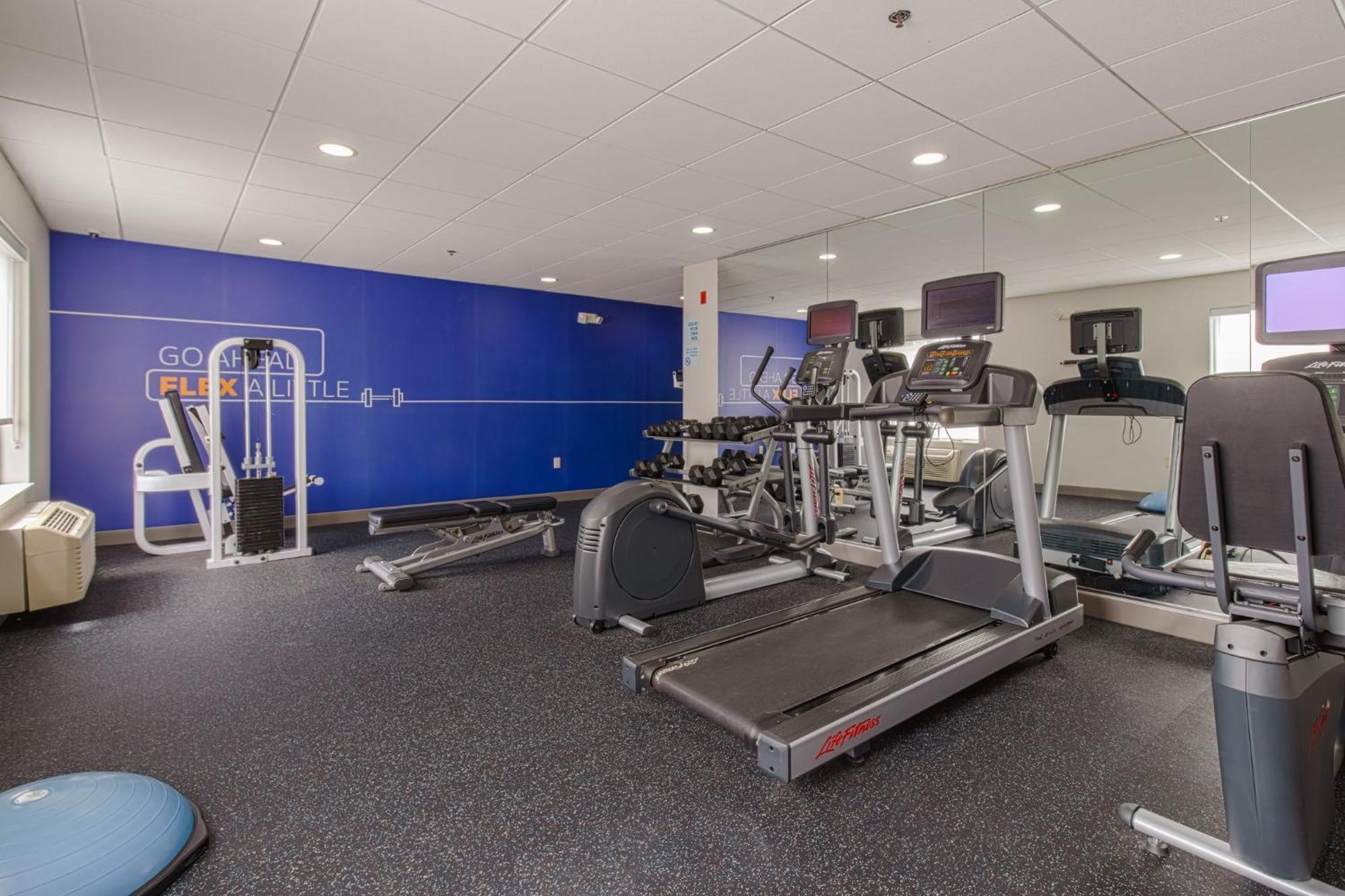 Holiday Inn Express Hartford-Newington By Ihg Exterior foto