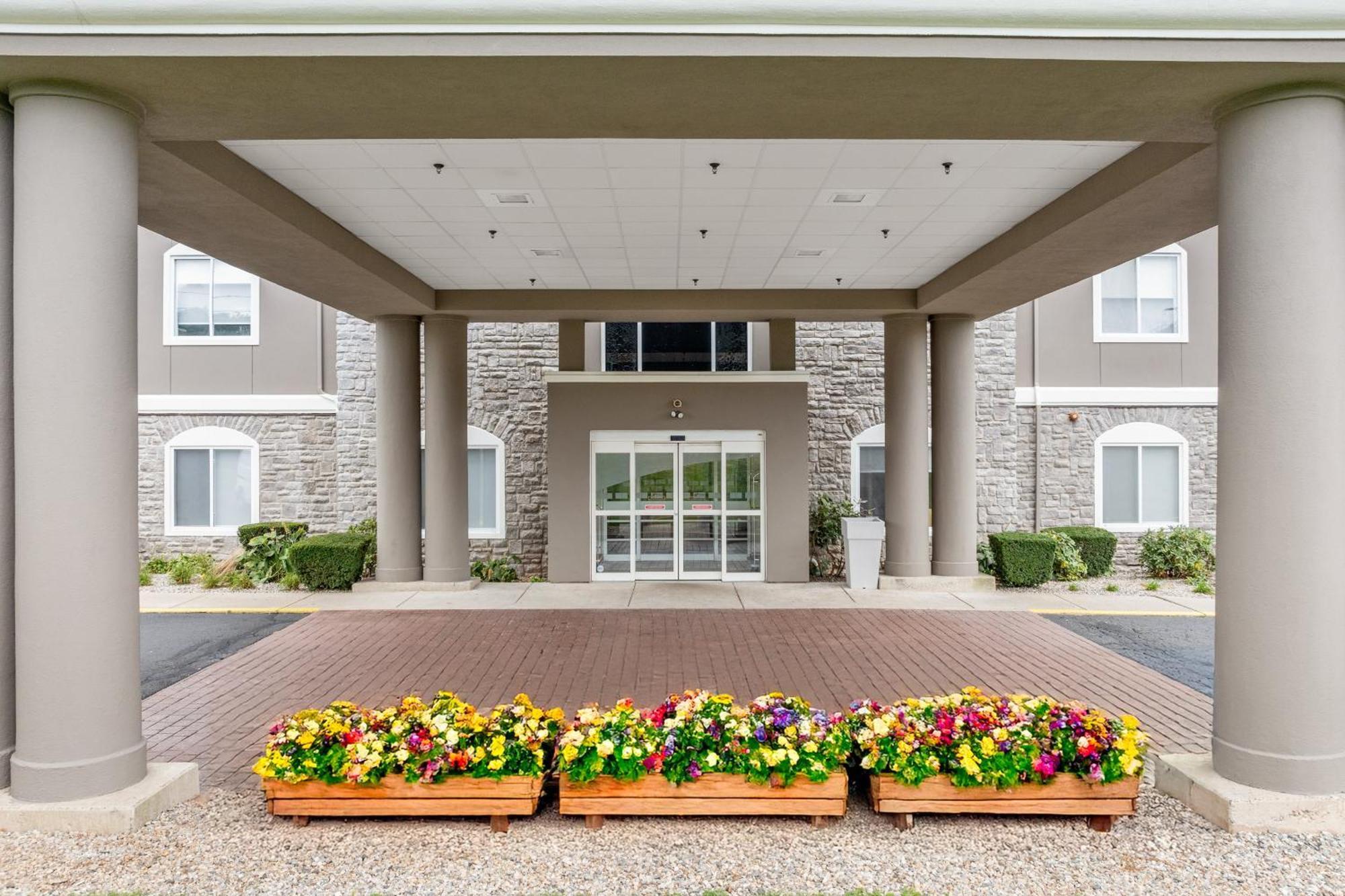 Holiday Inn Express Hartford-Newington By Ihg Exterior foto